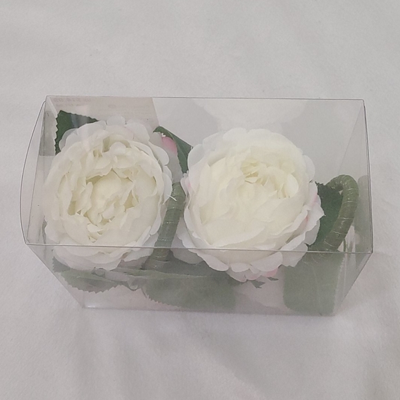 Flower Napkin Rings - Picture 2 of 7